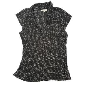 Blousology Black and White Dotted Pleated Button-Down Cap Sleeve Blouse - Size X
